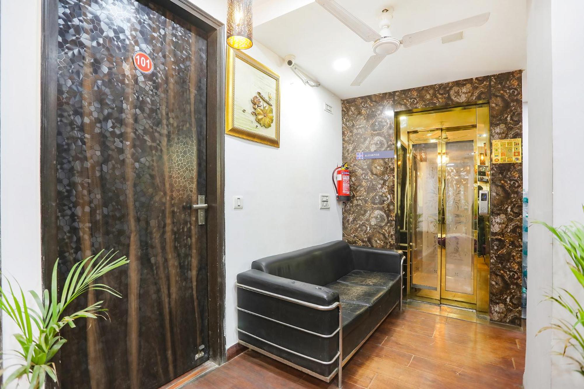 Hotel Fabexpress The Arrow Nuova Delhi Esterno foto